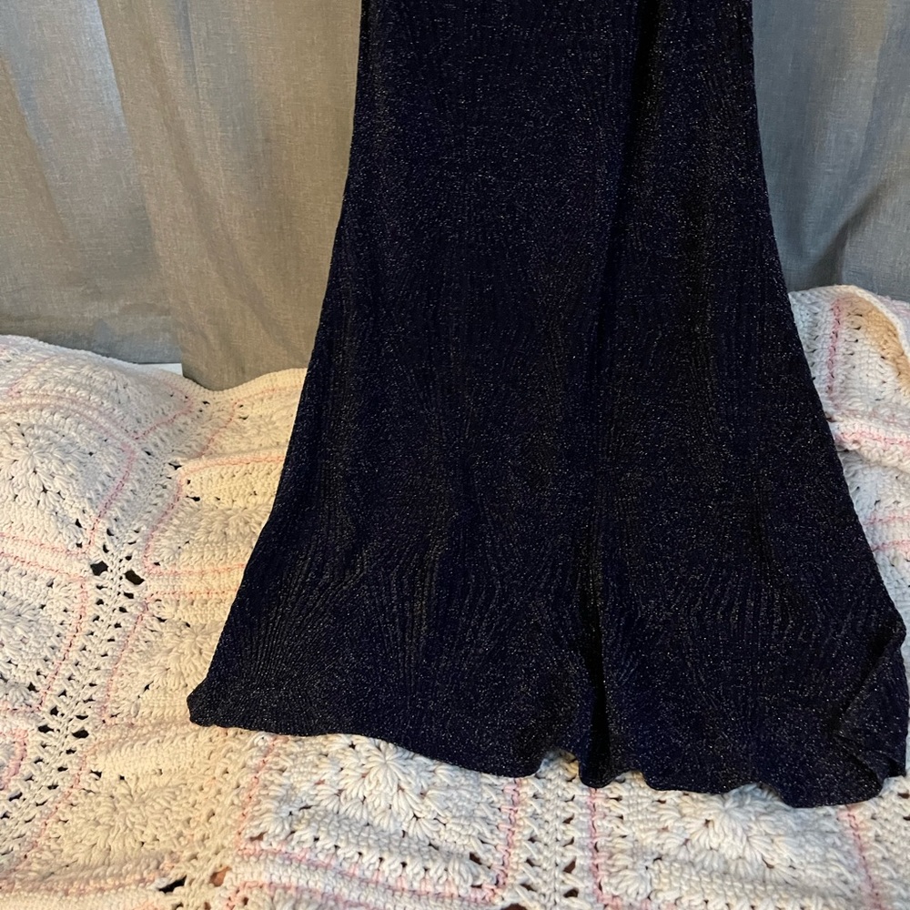 Beautiful dark blue long flowing dress - Picture 5 of 16